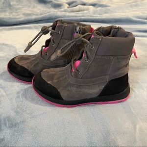 Kids Ugg winter boots (13Y)